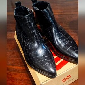 Black Crocodile Pattern women boots